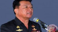 Tiba di Palu, Jenazah Mantan Bupati Piet Inkiriwang Diantar menuju Poso