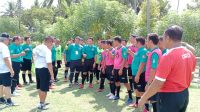 Peserta Pelatihan Sepak Bola Parigi Moutong Diajarkan Teknik Warming Up dan Stretching Proses
