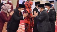 Presiden Jokowi Lantik Komisioner KPU dan Bawaslu RI Periode 2022-2027