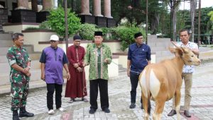 Pemda Serahkan Hewan Qurban ke Ponpes Abnaul Khairaat dan Ittihadul Ummah Parigi