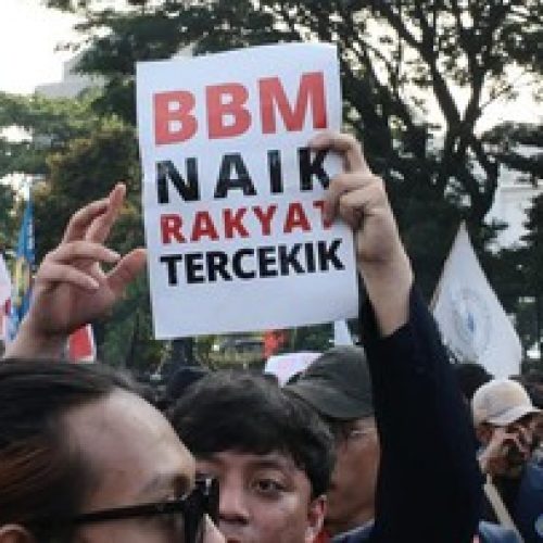 Persatuan Mahasiswa Kembali Demo  di Istana Negara Tolak Kenaikan Harga BBM