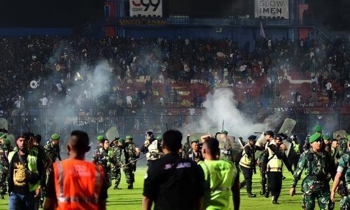 Liga 1 Indonesia Dihentikan Buntut Kerusuhan di Stadion Kanjuruhan Malang