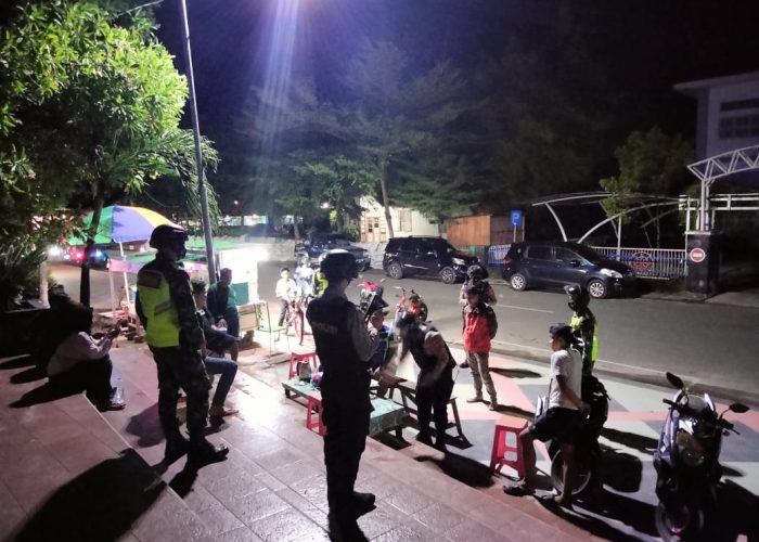Sinergitas TNI-Polri di Tolitoli, Ciptakan Situasi Kamtibmas Kondusif dengan Berpatroli 
