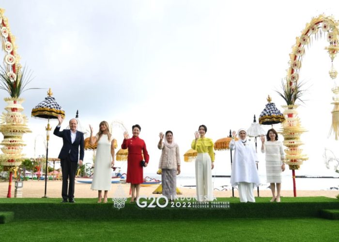 Ibu Iriana Ajak Para Pendamping Pemimpin G20 Melihat Kearifan Lokal Indonesia 