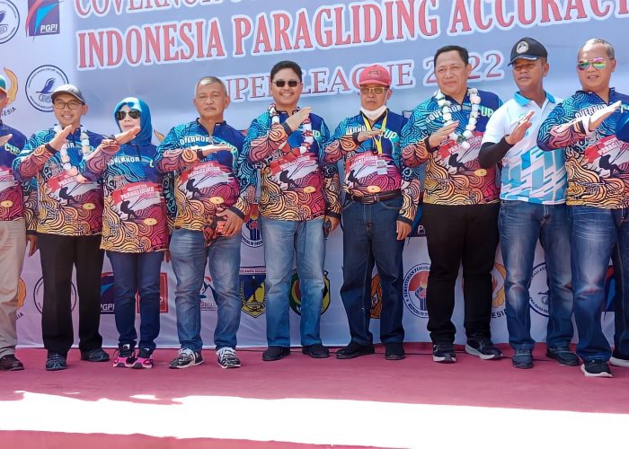 Wabup Parigi Moutong Ucapkan Selamat Datang kepada Tamu Paralayang 