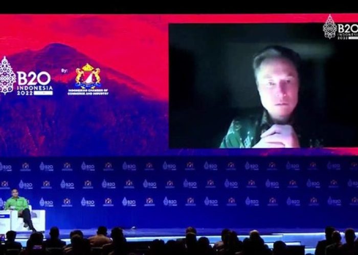 CEO Tesla Mengenakan Batik Khas Sulawesi Tengah di KTT B20