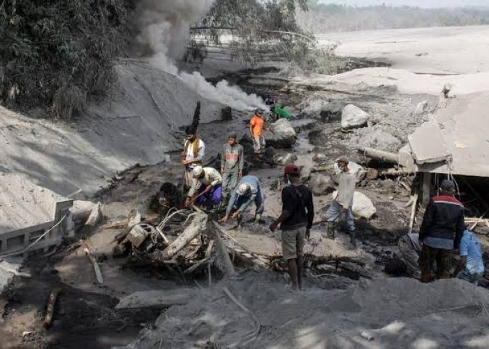 Erupsi Gunung Semeru, Ratusan Gardu Listrik Terkena Dampak