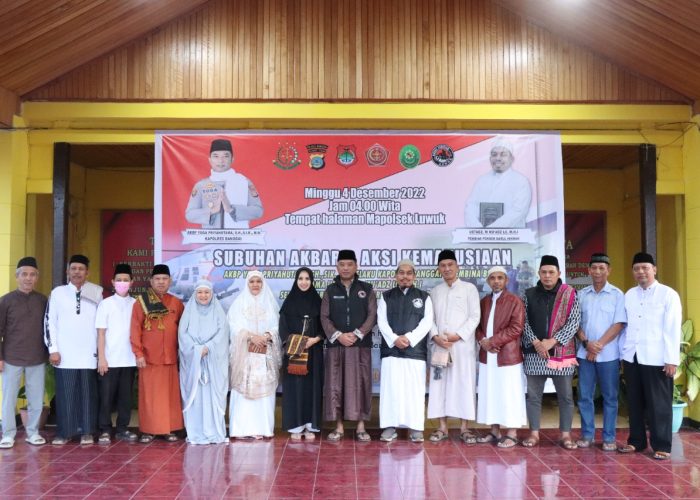 Kapolres Banggai Gelar Sholat Subuh dan Goib Berjamaah di Mapolsek Luwuk