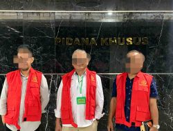 Tim Penyidik Kejaksaan Tinggi Sulawesi Tengah  Melakukan Penahanan Terhadap 3 Tersangka Dugaan Tipikor 