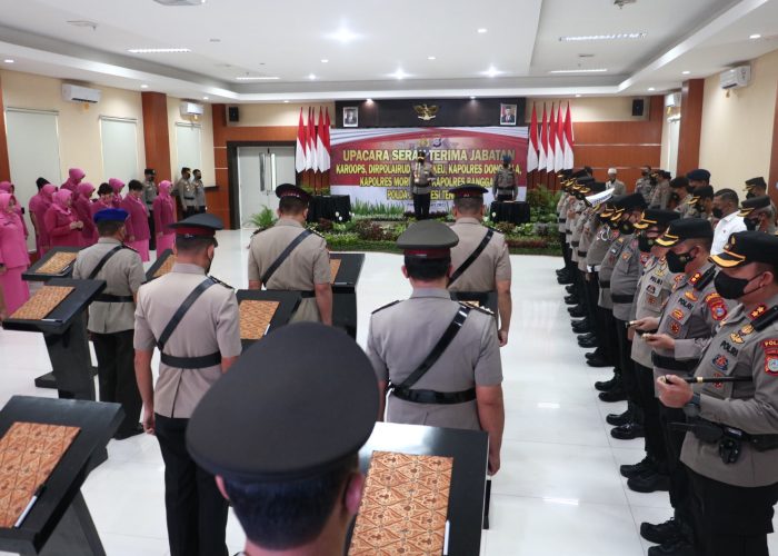 Kapolda Sulteng Melantik Tiga PJU dan Tiga Kapolres di Sulteng
