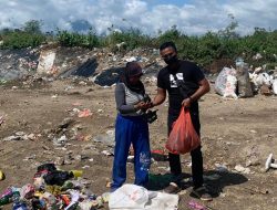 HUT ke-2 Media Radar Nasional, Pimred Berbagi Nasi Bungkus ke Pencari Rezeki di TPA