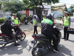 Satgas Ops Keselamatan Tinombala Beri Edukasi Kepada Pengendara
