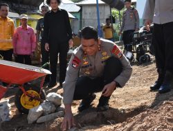 Kapolda Sulteng Letakkan Batu Pertama Bedah Rumah Polda Sulteng Peduli