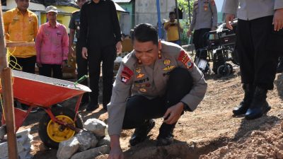 Kapolda Sulteng Letakkan Batu Pertama Bedah Rumah Polda Sulteng Peduli