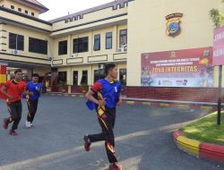 SATBRIMOB POLDA SULTENG GELAR TES KESAMAPTAAN JASMANI BERKALA