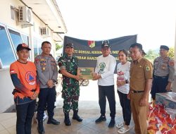 DANDIM 1311/ Morowali Serahklan Bantuan Untuk Warga yang Terdampak Banjir ke Bupati Morowali Utara