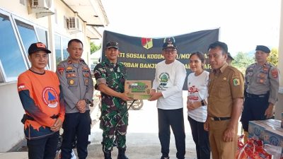 DANDIM 1311/ Morowali Serahklan Bantuan Untuk Warga yang Terdampak Banjir ke Bupati Morowali Utara