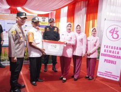 Ketua Daerah Bhayangkari Sulteng serahkan bingkisan di Pos Operasi Ketupat Tinombala 2023