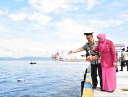 Sambut Hari Bhayangkara ke-77, Kapolda Sulteng pimpin Ziarah di TMP dan tabur bunga di Teluk Palu
