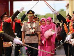 Tinggalkan Polda Sulteng, Brigjen Hery Santoso dilepas melalui Upacara tradisi Pedang Pora