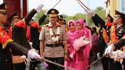 Tinggalkan Polda Sulteng, Brigjen Hery Santoso dilepas melalui Upacara tradisi Pedang Pora