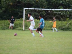 Laga Silaturahmi Sepak Bola ASN Parimo Vs ASN Touna : Wabup Badrun Nggai Jadwalkan Kunjungan Balasan