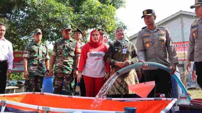 Polri Salurkan Bantuan Air Bersih Atasi Kekeringan di Grobogan