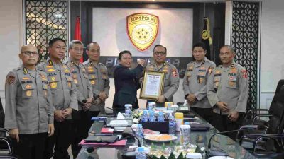 As SDM Irjen Dedi Prasetyo Terima Presisi Award Berkat Keterbukaan Rekrutmen Polri