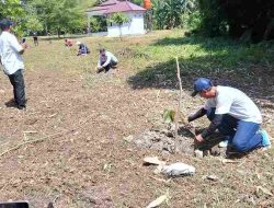 Penanaman Pohon Durian dalam rangka Kejuaraan Panjat Tebing Nasional di Kabupaten Parigi Moutong