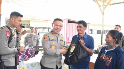 Baksos AKABRI-91, Kapolda Sulteng serahkan bantuan di Lore Selatan Poso