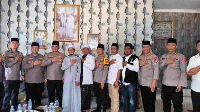 Disambangi Tiga Jenderal Ops NCS, ketua Ponpes Daarul Falah Ciamis Dukung Polri Wujudkan Pemilu Damai