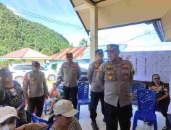 Dirkrimsus Polda Sulteng Bersama Kapolres Morowali Utara pantau langsung pengamanan pemungutan suara di TPS