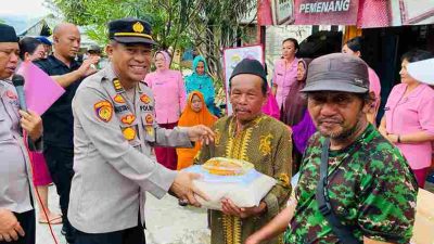 Polres Parimo dan Bhayangkari berbagi Bansos Jelang Ramadhan
