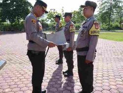 Tiga Bhabinkamtibmas Terima Penghargaan dari Kapolres Touna