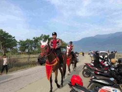 Ditsamapta Polda Sulteng turunkan Patroli Berkuda sasar Wisata Pantai dan Rumah Kosong