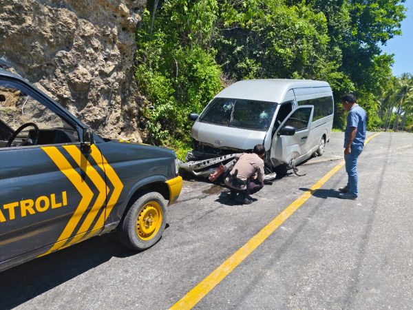 Mobil Dinas Dispora Pemprov Sulteng Mengalami Kecelakaan Tunggal Akibat Sopir Mengantuk