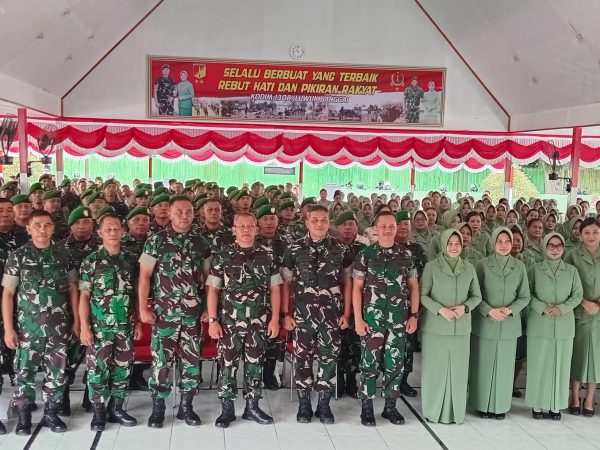 Kunker Panglima Kodam XIII/Merdeka, Mayjen TNI Candra Wijaya,Bersama Rombongan Ke Kodim 1308/LB,Kompi C Yonif 714/SM
