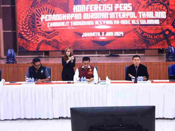 Polri Tangkap Buronan Thailand Paling Dicari