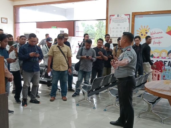Kepala Imigrasi Kelas II Non TPI Banggai Octaveri Gelar Media Gathering Dengan Ketua PWI Ini Penjelasannya