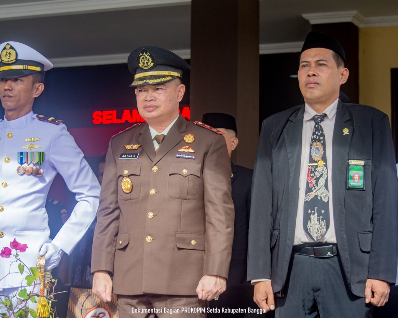 Dan Pos AL Luwuk Letda Laut( T ) Fachri Fajar Hadiri Upacara Sekaligus Ramah Tamah