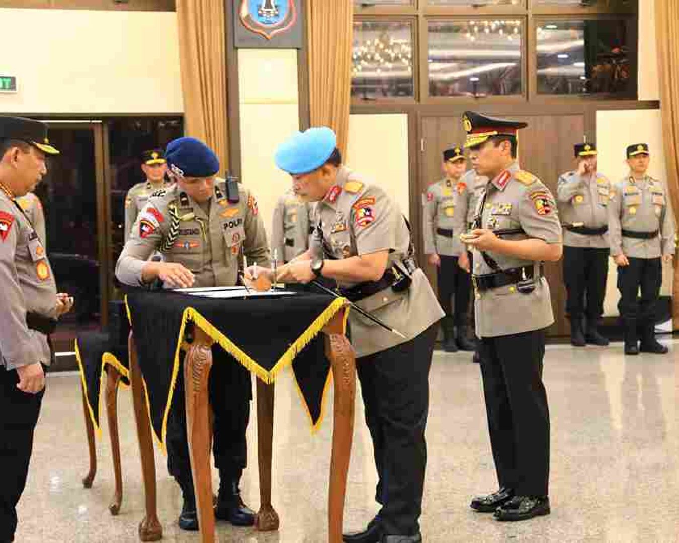Kapolri Pimpin Upacara Kenaikan Pangkat dan Sertijab Pati Polri, Ada Kadiv Propam dan Sejumlah Kapolda
