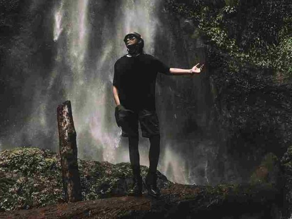 Mengenal Jak Setiawan Travel Content Creator asal Buton