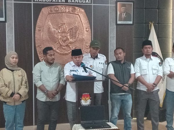 KPU Banggai Resmi Menutup Pendaftaran Calon Bupati Dan Wakil Bupati Pada Jam 00.00