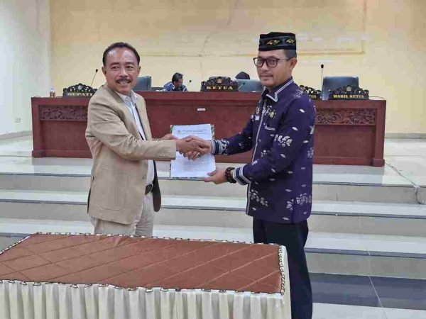 Sekretaris Daerah Hadir Dalam Rapat Paripurna DPRD Kabupaten Parigi Moutong