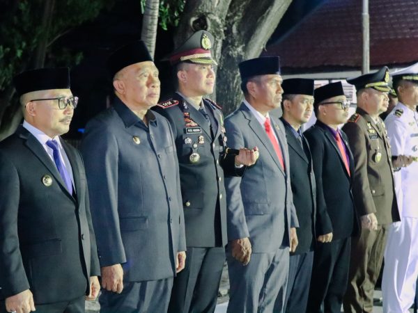 Bupati Amirudin Dan Wakil Bupati Banggai Furqanuddin Hadiri Malam Renungan Suci