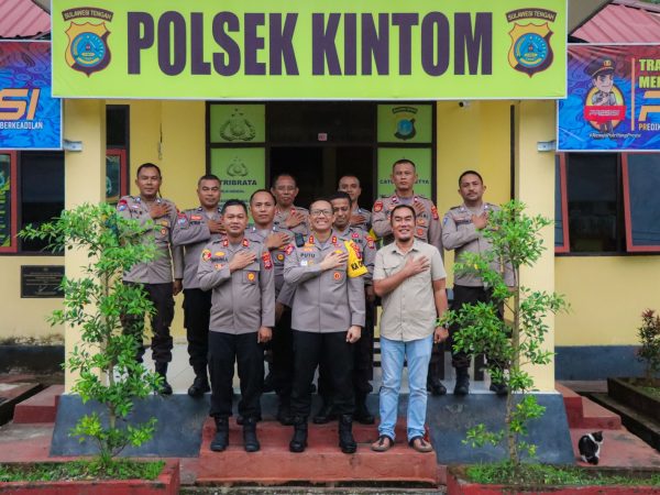 Kapolres Banggai AKBP Putu Hendra Kunjungi Polsek Kintom Begini Pesannya