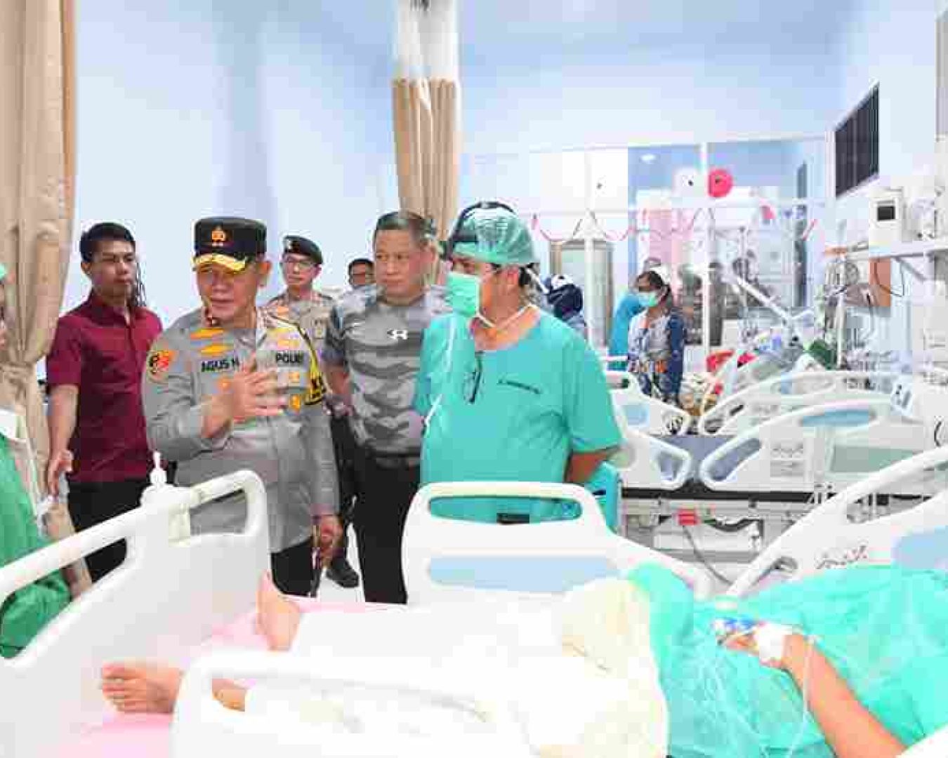Kapolda Sulteng Jenguk Korban di Rumkit Bhayangkara, Prihatin Unjuk Rasa Menolak Revisi UU Pilkada Ricuh