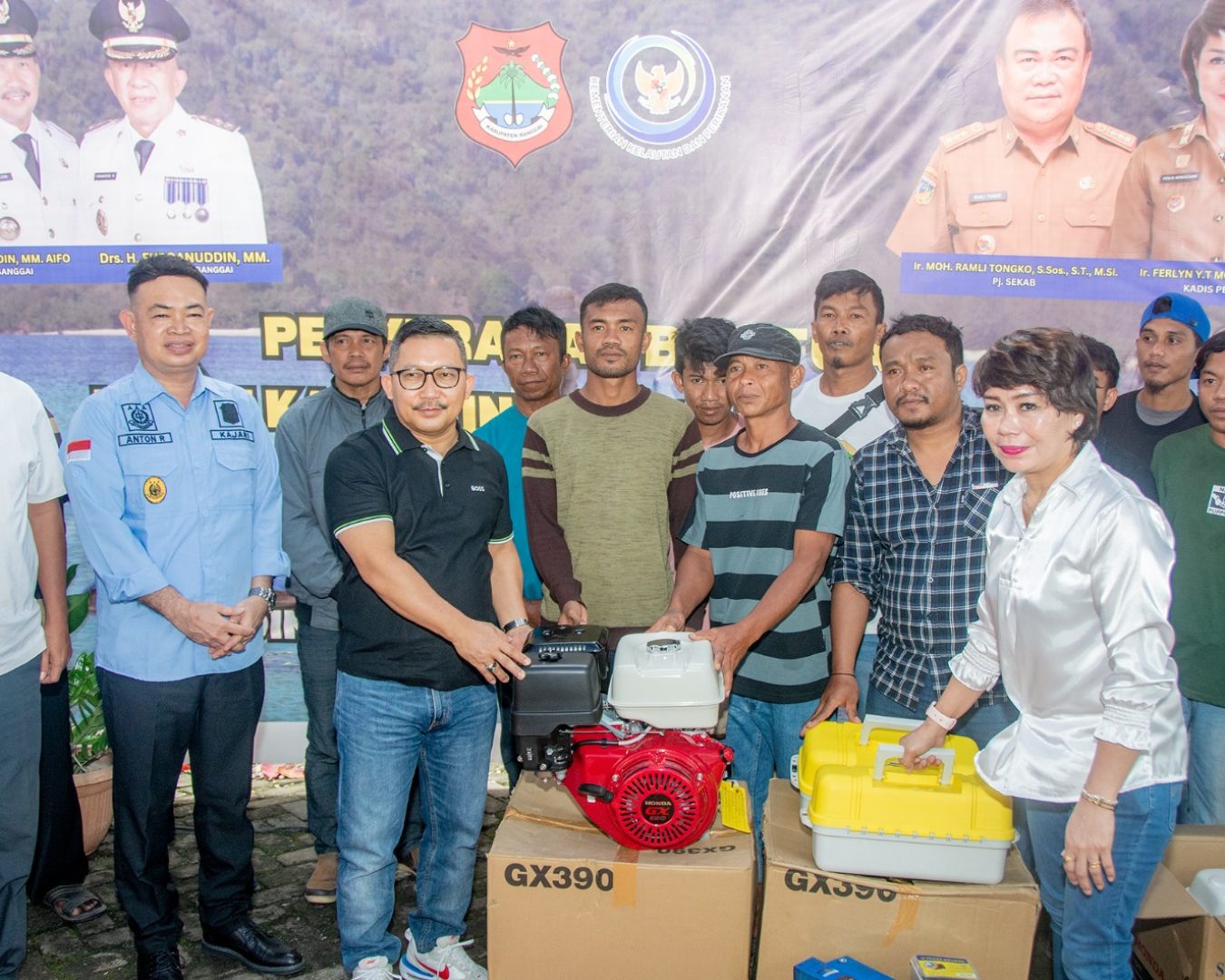 Serahkan Bantuan Mesin Katinting Bupati Amirudin Gandeng Kejaksaan Dan Polres Banggai