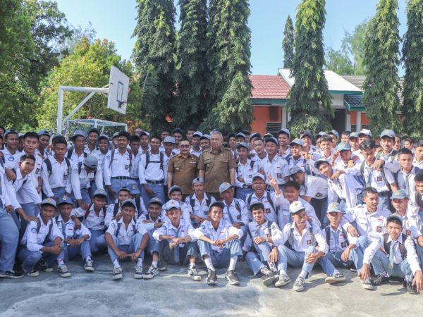 Bupati Amirudin Terus Perhatikan Mutu Pendidikan Ini Saat Kunjungi SMA Negeri 1 Bualemo