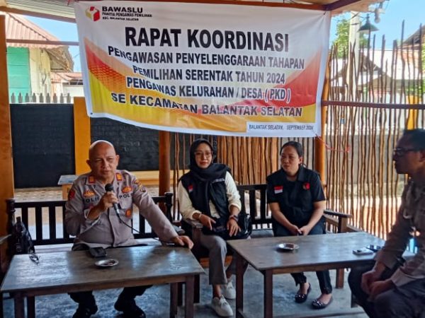 Kapolsek Balantak dan Panwascam Jaga Kamtibmas Jelang Pilkada Banggai
